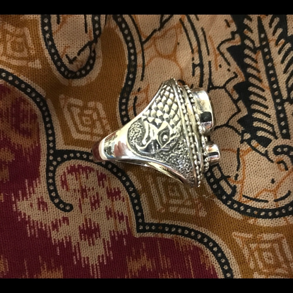 Ring - Picture 3 of 5